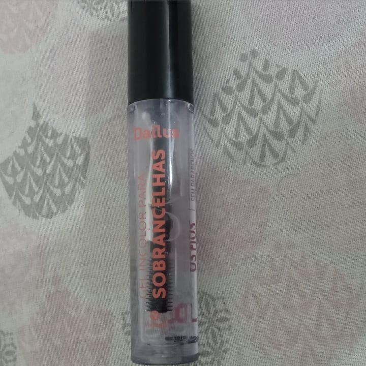 review photo of Dailus Gel Incolor para Sobrancelhas shared by @maahluuia on 05 Feb 2022 - review