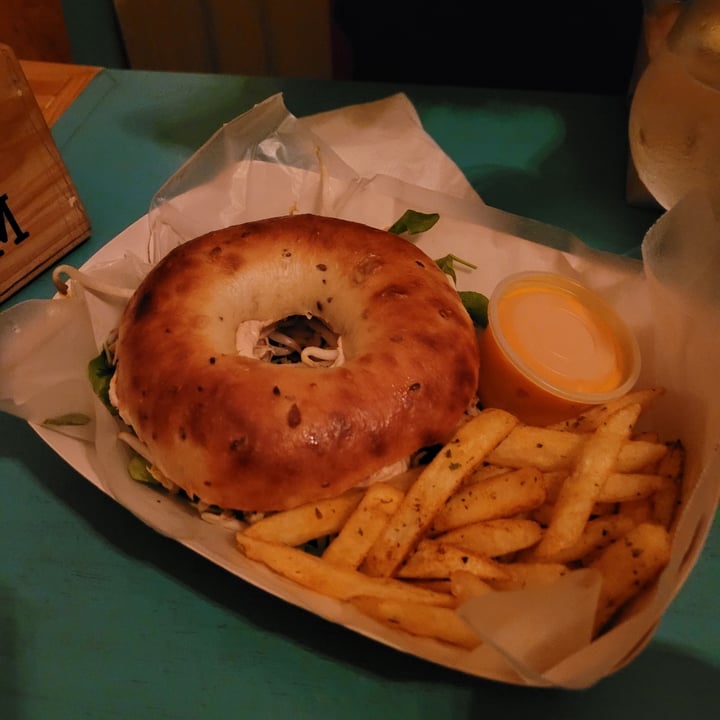 photo of Framheim Cerveceria Super Bagel shared by @verodamico on  20 Aug 2021 - review