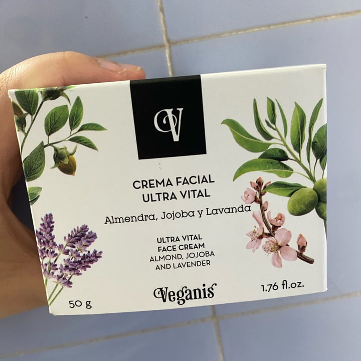 photo of Veganis Crema Facial Ultra Vital shared by @sofi2000 on  08 Sep 2022 - review