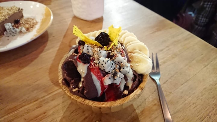 photo of Afterglow By Anglow Acai Bowl shared by @hollya113 on  19 Apr 2020 - review