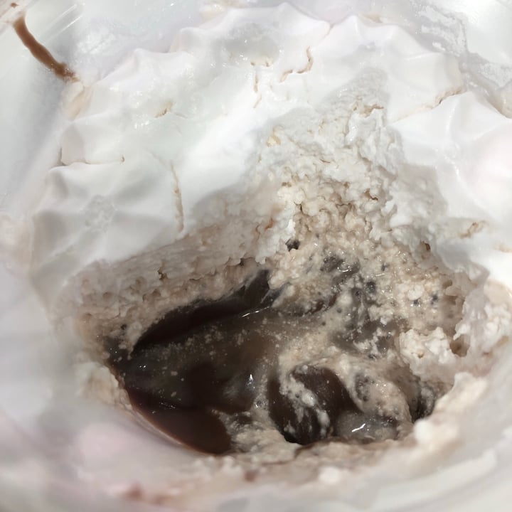 review photo of Ehrmann Veo Vegan Chocolate Pudding shared by @vegecassu on 03 Sep 2021 - review