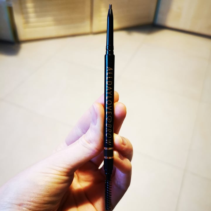 photo of Clio Makeup Alldaylove Brow - classic brown shared by @lilolula on  27 Mar 2022 - review