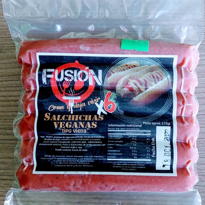 photo of Fusión vegana Salchichas Veganas Tipo Viena Súper shared by @callia on  04 Dec 2022 - review