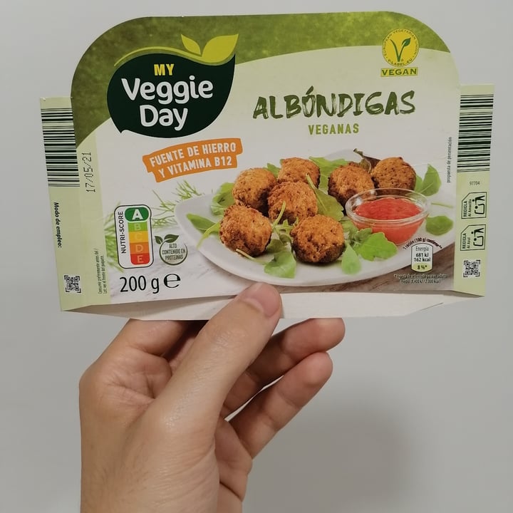 photo of My veggie day Albóndigas veganas shared by @g0vegan on  23 May 2021 - review