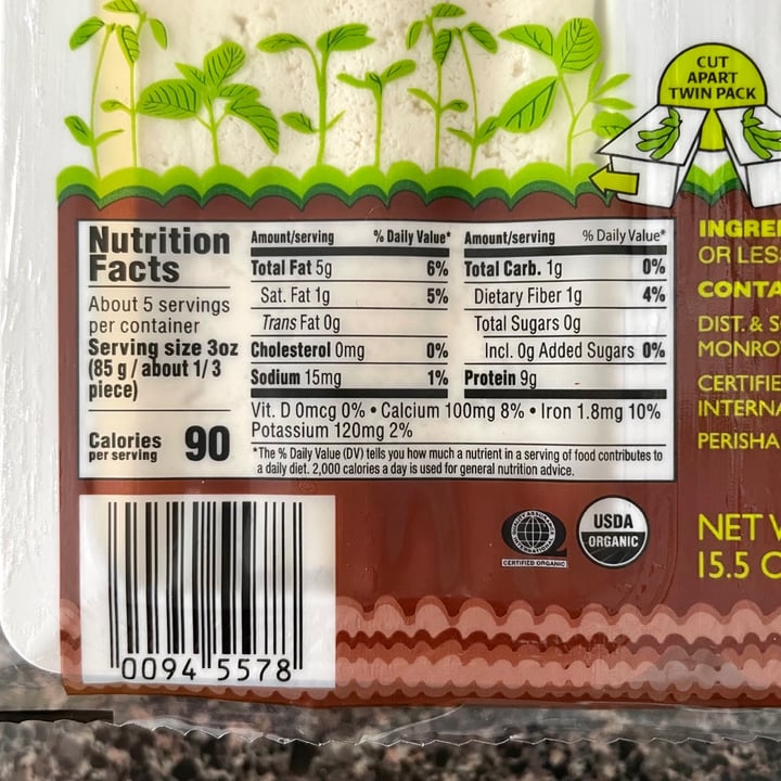photo of Trader Joe's Organic Sprouted Tofu Extra Firm shared by @aqualing on  07 Jul 2021 - review