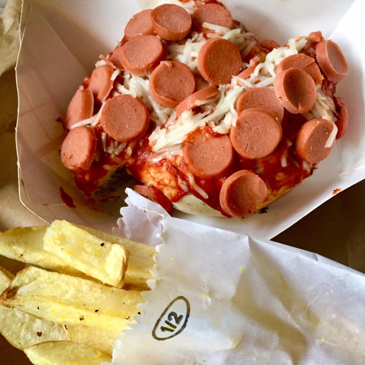 review photo of Vegarum Pizzaburger shared by @comehierbas on 21 Apr 2020 - review