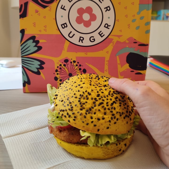 photo of Flower Burger Funky Cecio shared by @guancine on  23 Mar 2022 - review