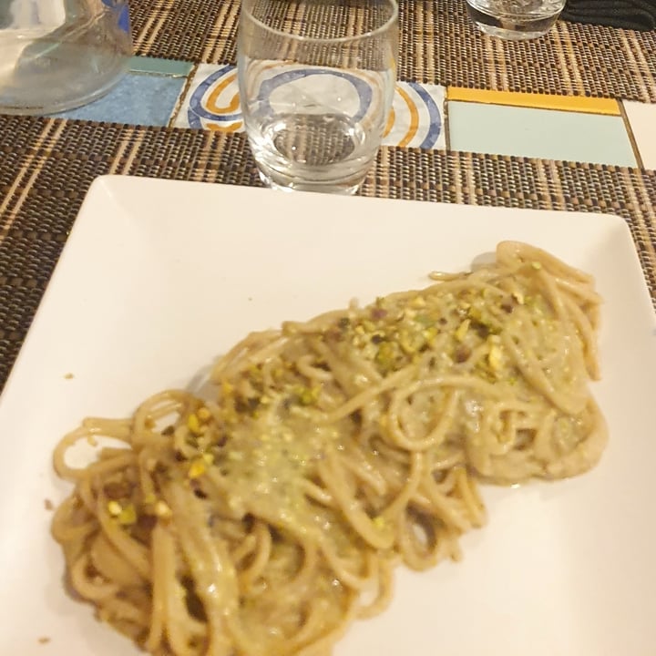 review photo of Ma Va' ? Restaurant Roma Spaghetti Con Granella Di Pistacchio shared by @federicagiannini on 10 Mar 2022 - review