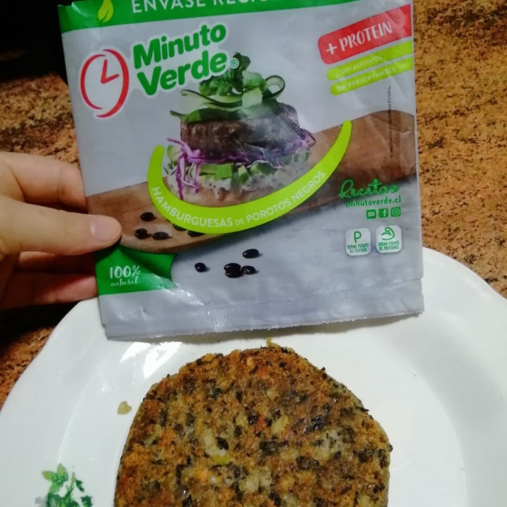 photo of Minuto verde Hamburguesa Poroto Negro shared by @luciferestnoir777 on  12 Apr 2021 - review