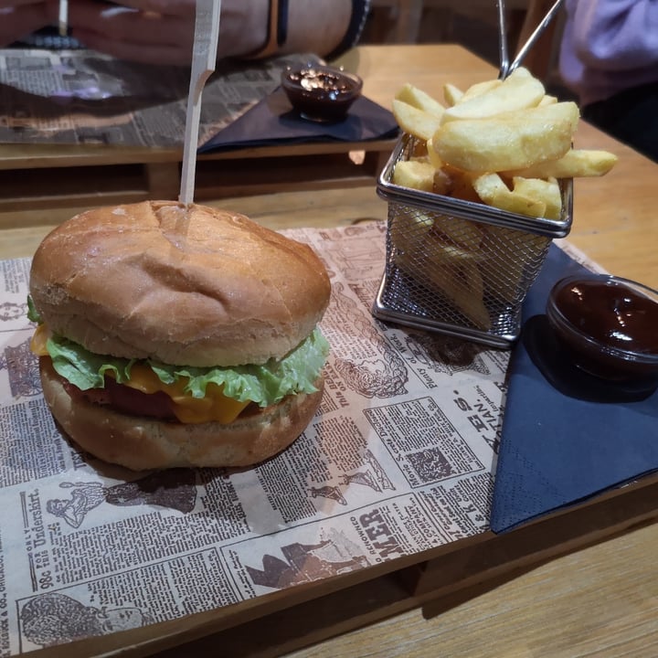 photo of Burger Time Ljubljana Burger Slowly shared by @lollelaura on  09 Dec 2021 - review
