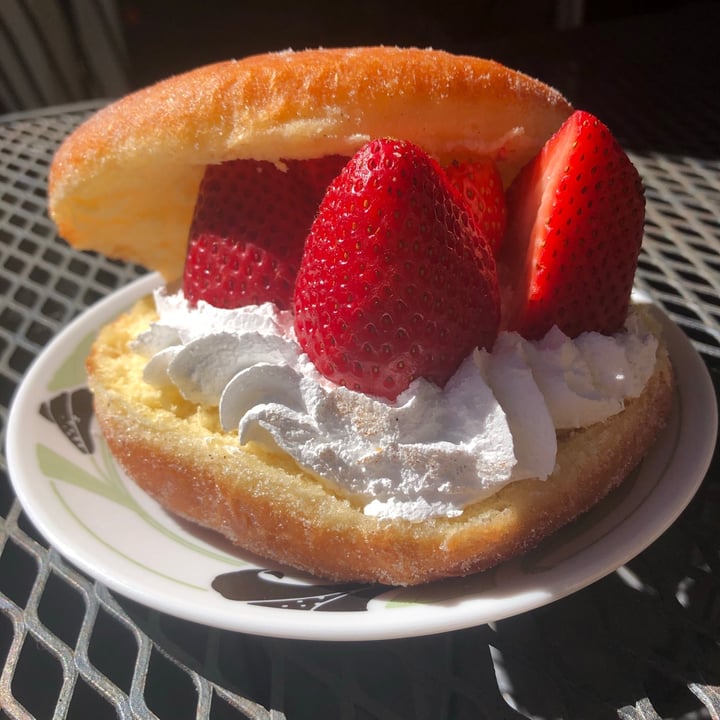 review photo of Donut Bar Vegan Donuts shared by @ccouron on 24 Feb 2021 - review