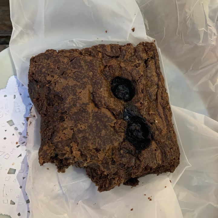 photo of Monk Coffee Brownie Vegano Con Arándanos shared by @anabolena on  04 Mar 2022 - review