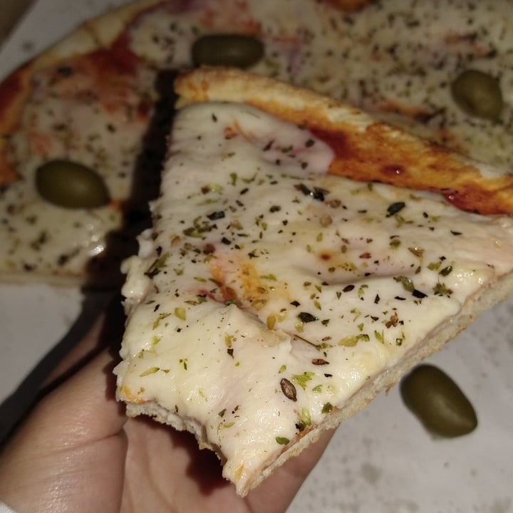 photo of Empanadas de 10 Pizza Muzzarella Con Queso De Almendras shared by @marielaveg on  22 Sep 2020 - review