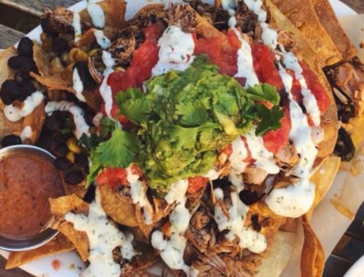 photo of No Bones Beach Club Nachos with Guacamole shared by @citybythbayvegan on  26 Jul 2019 - review