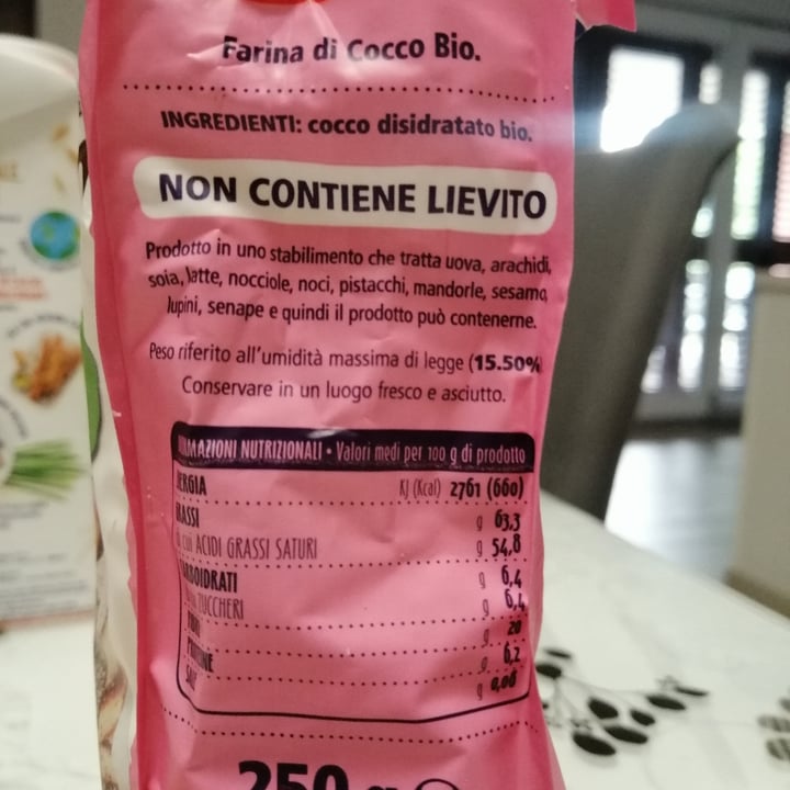 photo of Lo Conte Le farine magiche Farina Di Cocco shared by @alessiatal on  09 Aug 2022 - review