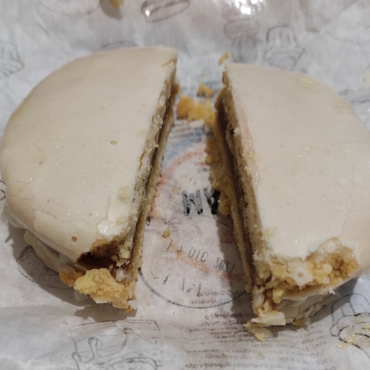 photo of Malvon Alfajor De Limon shared by @roveg99 on  19 Nov 2021 - review