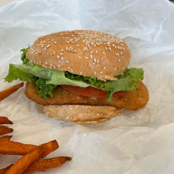 photo of STALK & SPADE Crispy Southwest Chick'n Sandwich shared by @dianna on  11 Feb 2022 - review