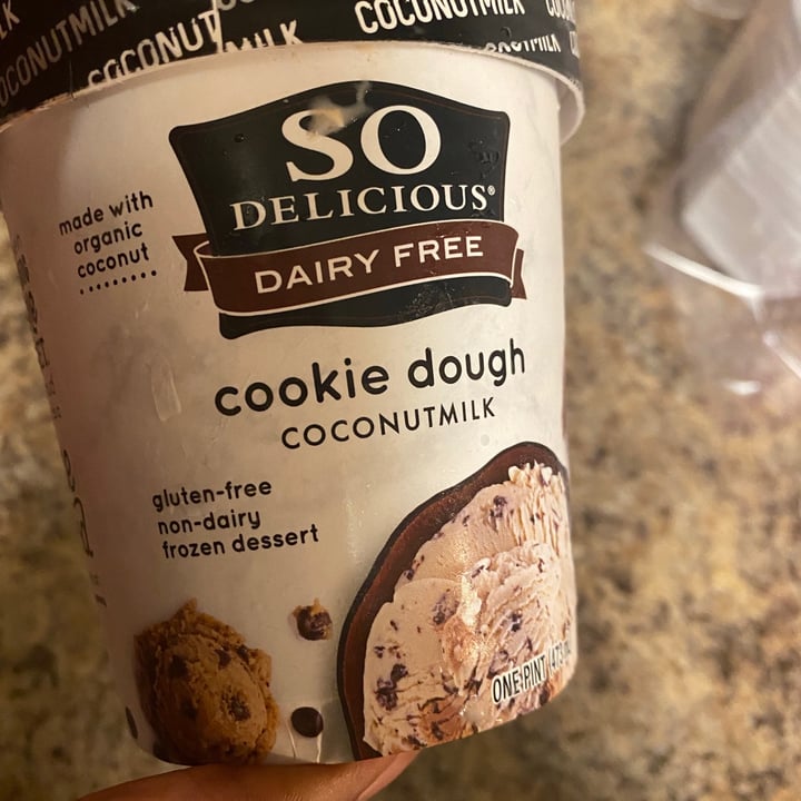 photo of So Delicious Dairy Free Cookie Dough Coconutmilk Frozen Dessert shared by @soulseashell on  18 Aug 2021 - review