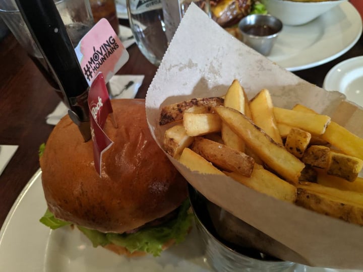 photo of Hard Rock Cafe Moving Mountains Burger shared by @clarabg on  20 Feb 2020 - review