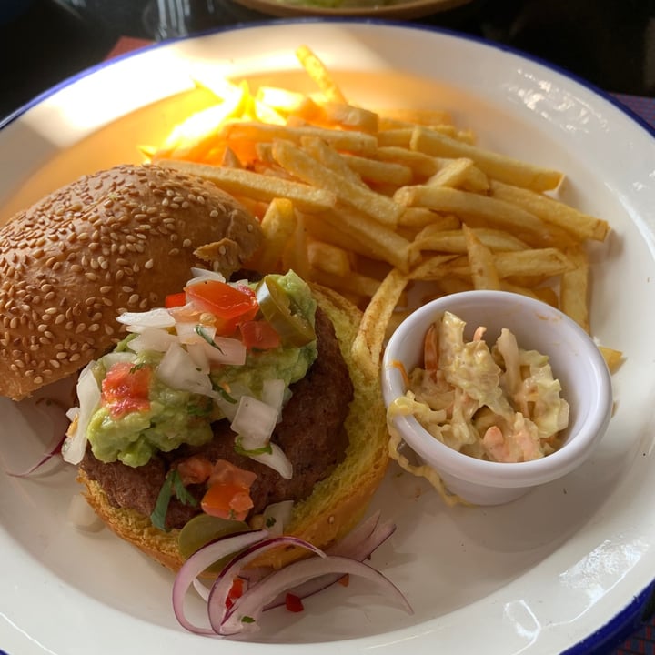 photo of Lat.a Burger Vegan shared by @gmsebastiao on  20 Aug 2021 - review
