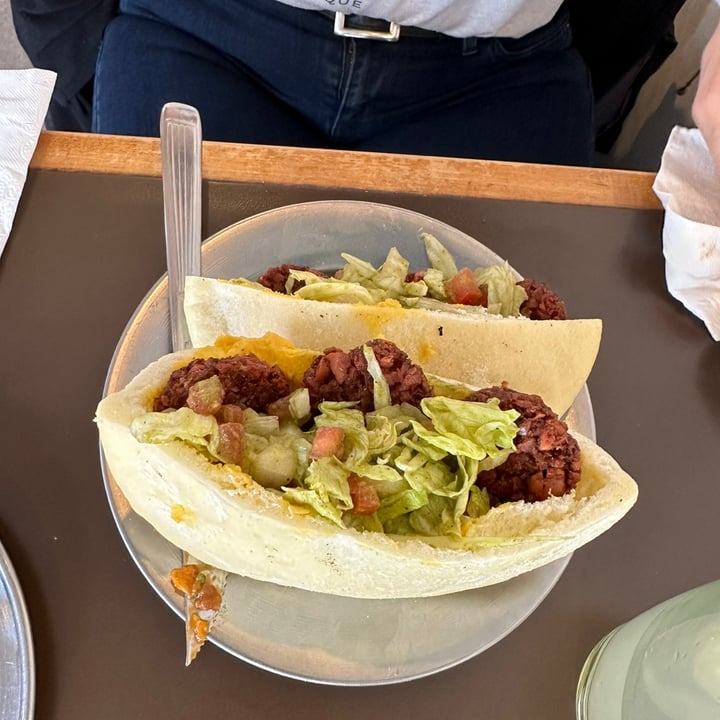 photo of Puerta Sandwich de falafel shared by @juliaarena on  26 Oct 2022 - review