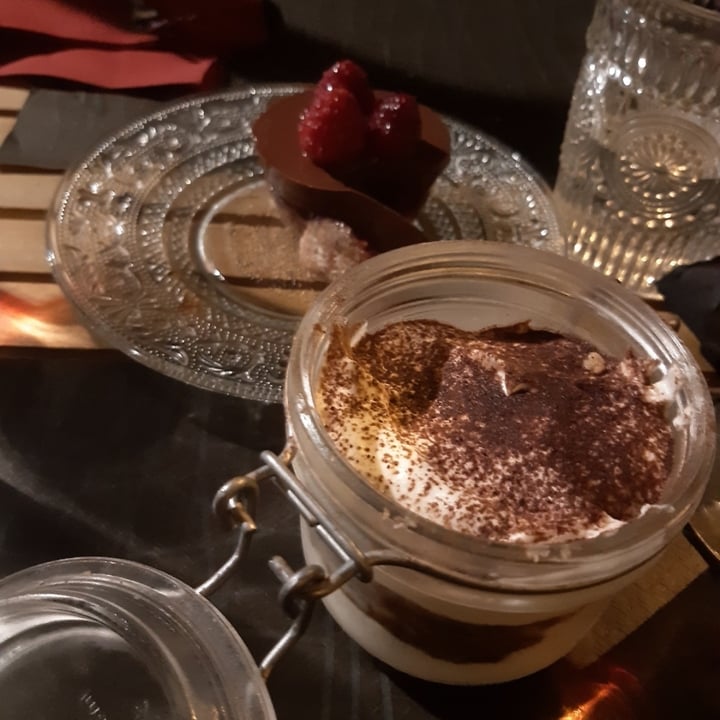 review photo of Il Pangolino - Vegan Bistrot #nonchiamatelo Tiramisù shared by @francymonky on 28 Nov 2021 - review