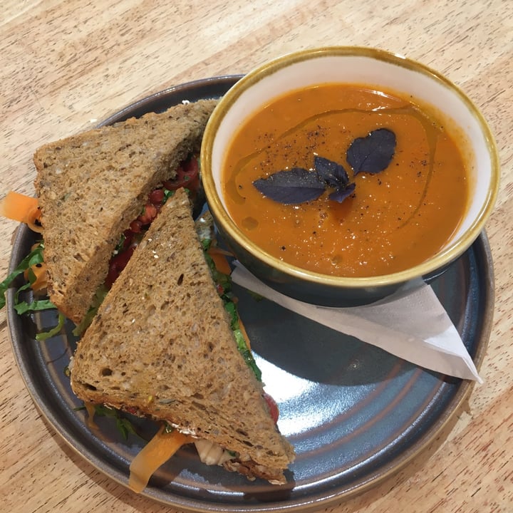 photo of Green Olive Soup + Sandwich shared by @mintypig on  04 Aug 2022 - review