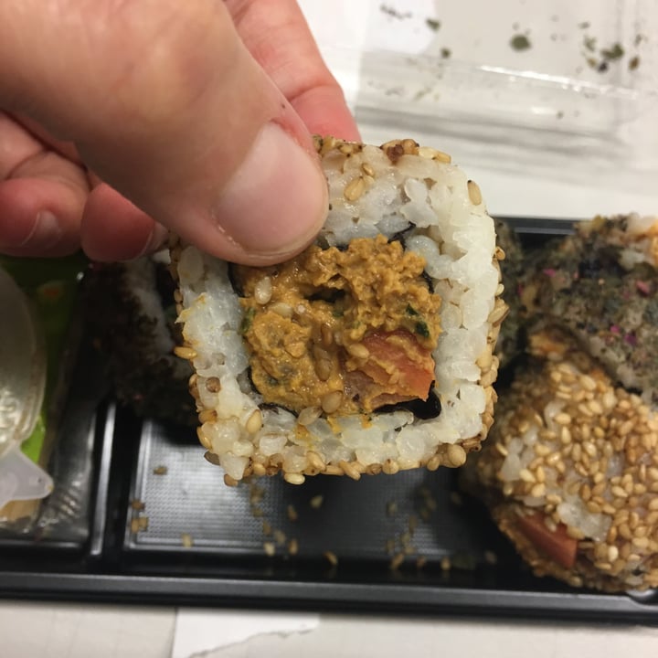 photo of Zenbu Vegan Uramaki shared by @matinegri on  09 Dec 2021 - review