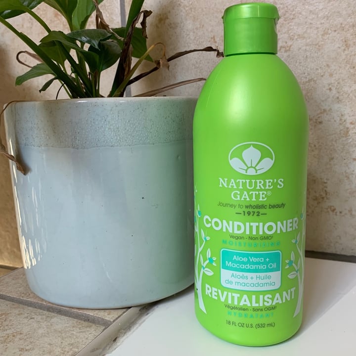 review photo of Nature's Gate Conditioner revitalisant shared by @kyrapape on 17 Jul 2021 - review
