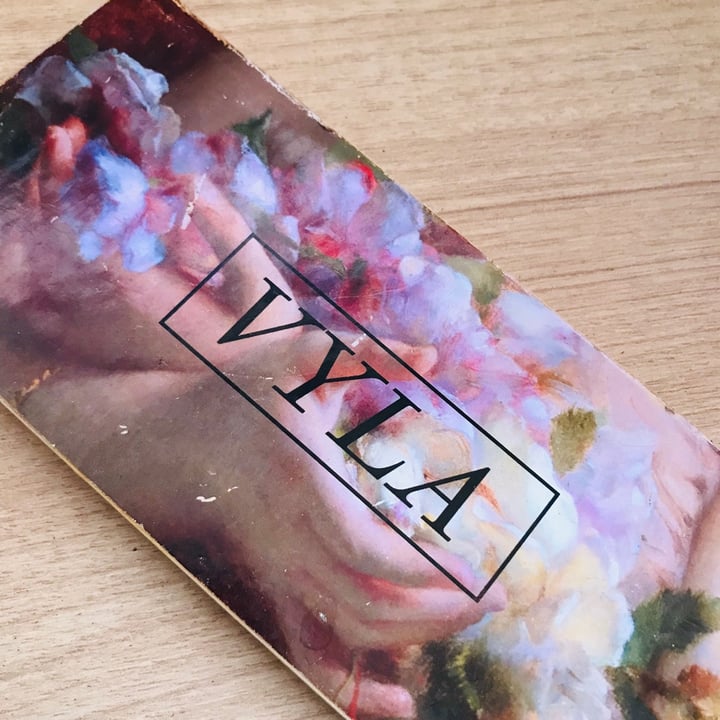 review photo of Vyla Cosmeticós Paleta de 10 colores personalizada shared by @labebelyn on 26 Jun 2021 - review