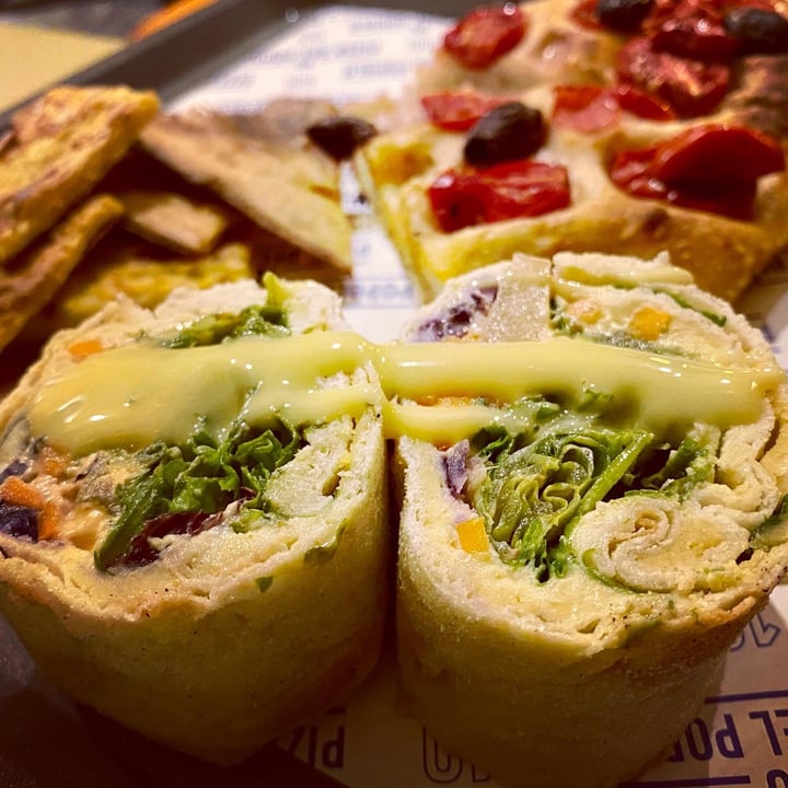 photo of Pizza del Popolo Wrap vegano shared by @rifugioalmalibre on  27 Oct 2021 - review