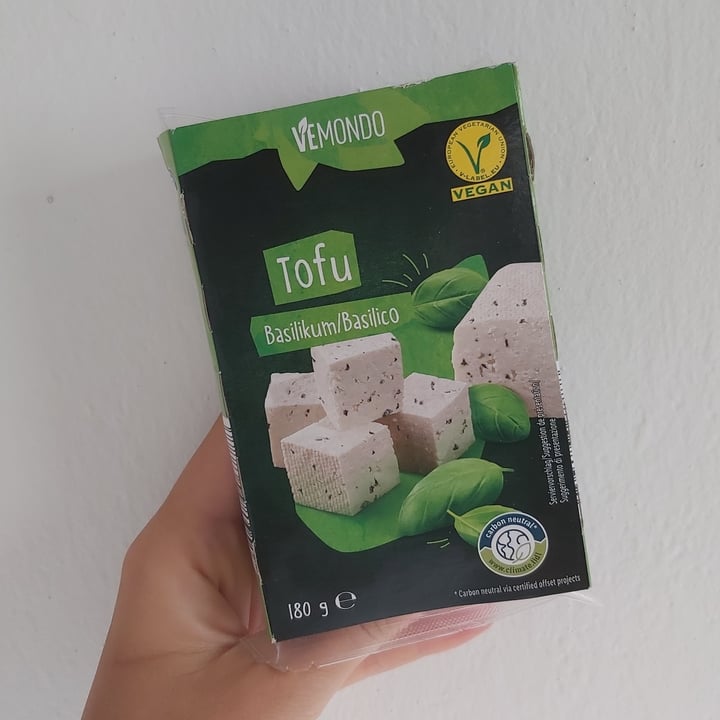 photo of Vemondo  tofu basilico shared by @alem97 on  30 Aug 2022 - review