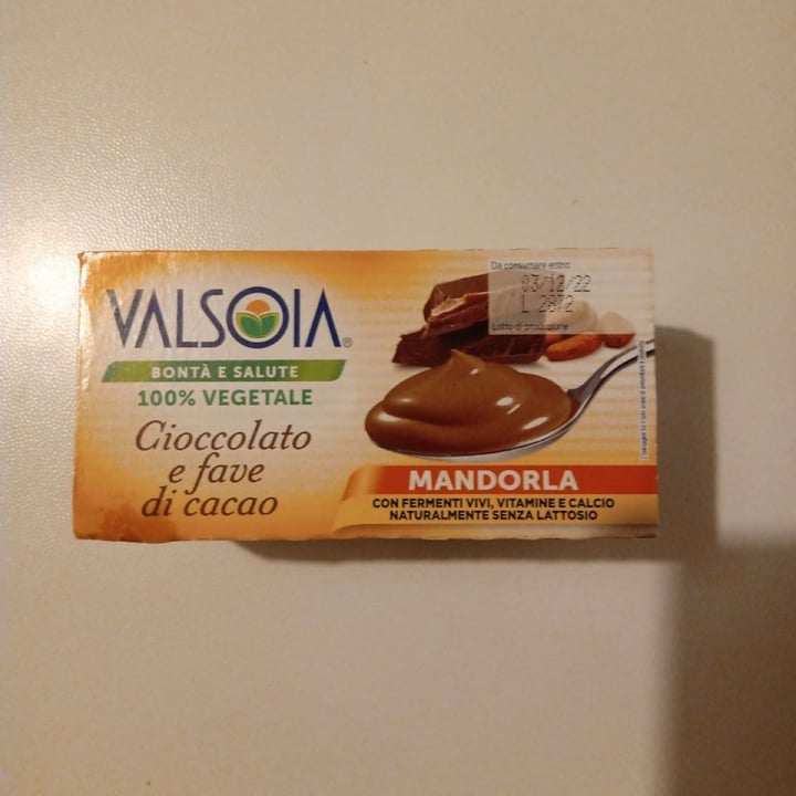 photo of Valsoia Yogurt cioccolato shared by @annacristaudo on  12 Nov 2022 - review