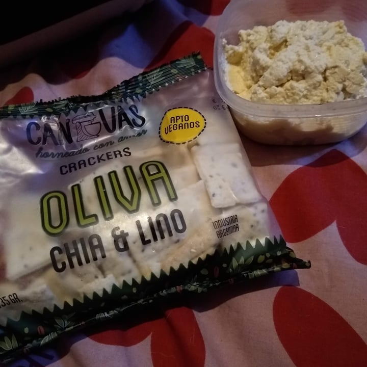 photo of Canvas Crackers De Oliva Chía Y Lino shared by @celesevans on  19 May 2020 - review