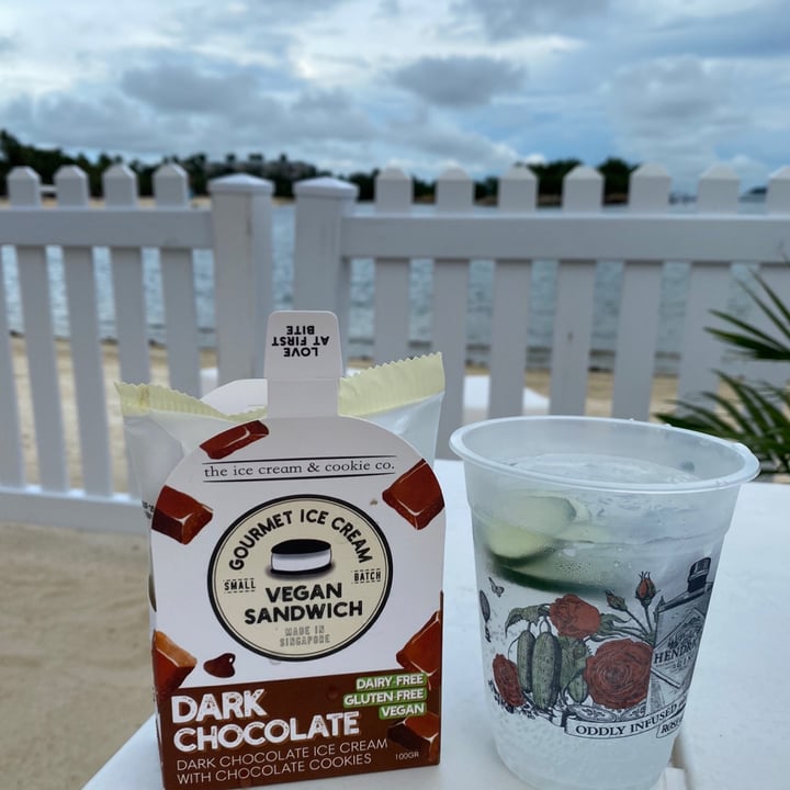 review photo of The Ice Cream & Cookie Co Vegan Dark Chocolate Ice Cream Sandwich shared by @piggy-egg on 07 Aug 2022 - review