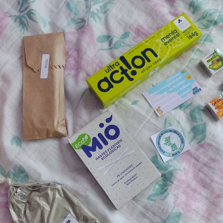 photo of Ultra action Creme Dental Menta Everest shared by @annacarolina on  19 Feb 2022 - review