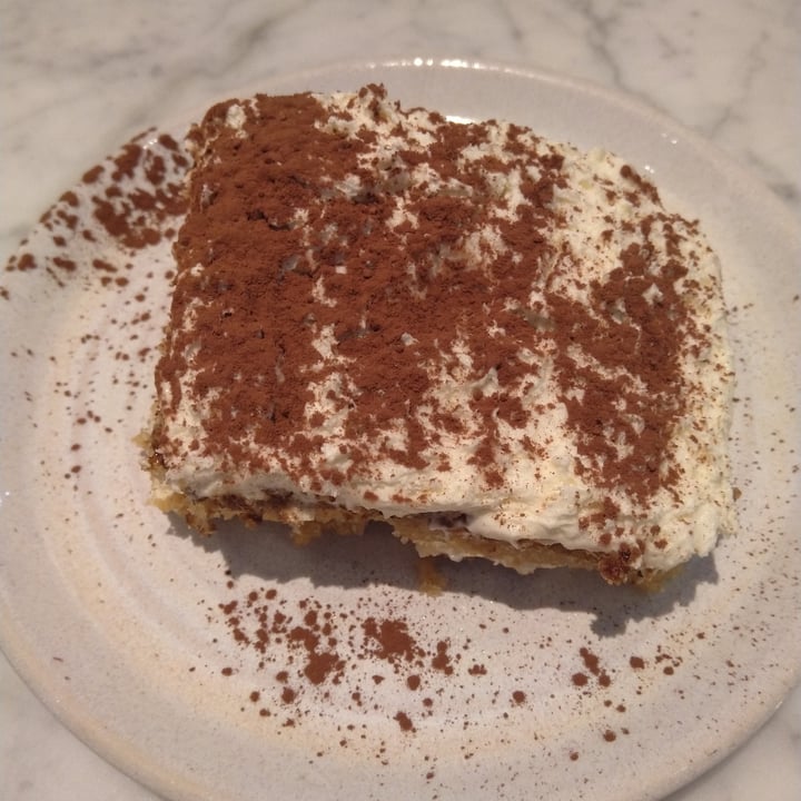 photo of Mildreds Covent Garden White Chocolate Almond Tiramisù shared by @gaia-andhercats on  17 Apr 2022 - review