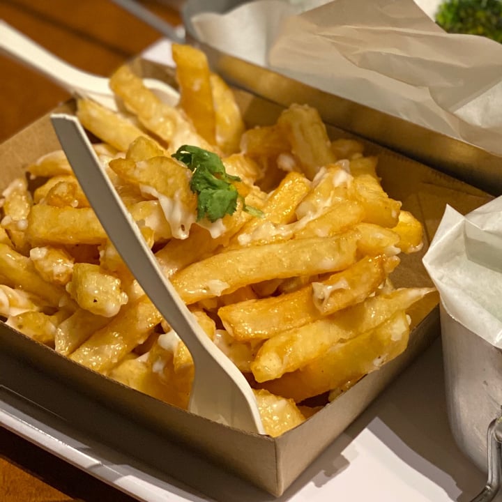 photo of VeganBurg Singapore Creamy Garlic Fries shared by @vegarolyn on  07 Oct 2020 - review