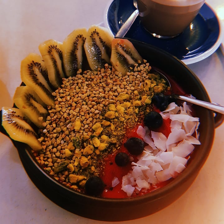photo of Pod By Peter Tropical Acai Bowl shared by @otherworldcreature on  14 Jan 2021 - review