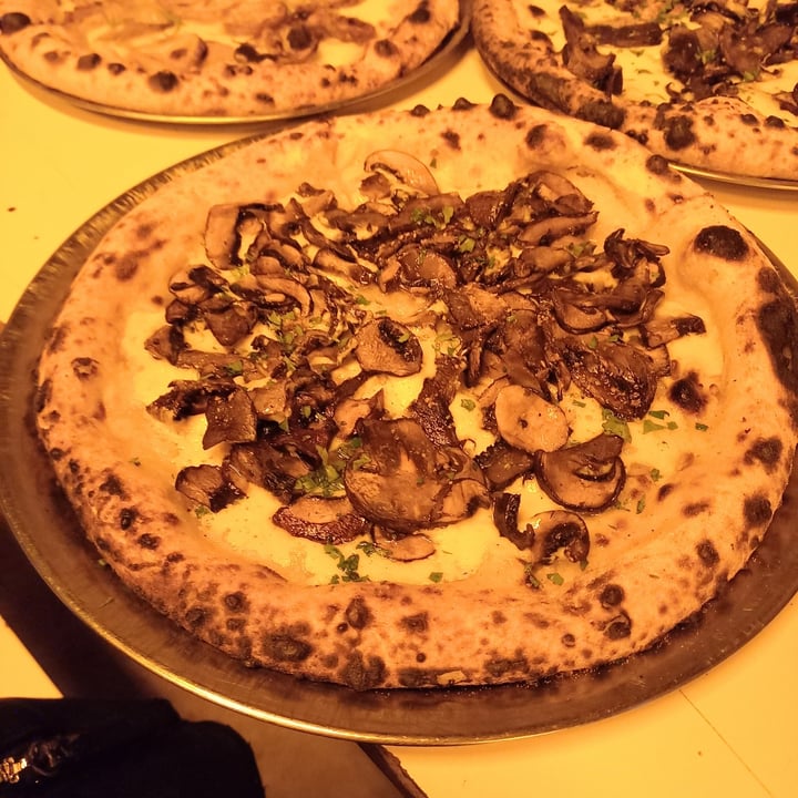 review photo of Electrica Pizza Magic Mushroom shared by @kndyd on 16 Jun 2022 - review
