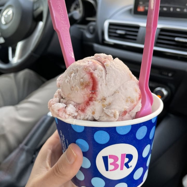 photo of Baskin-Robbins Non Dairy Strawberry Streusel shared by @cmeyers7743 on  28 May 2021 - review