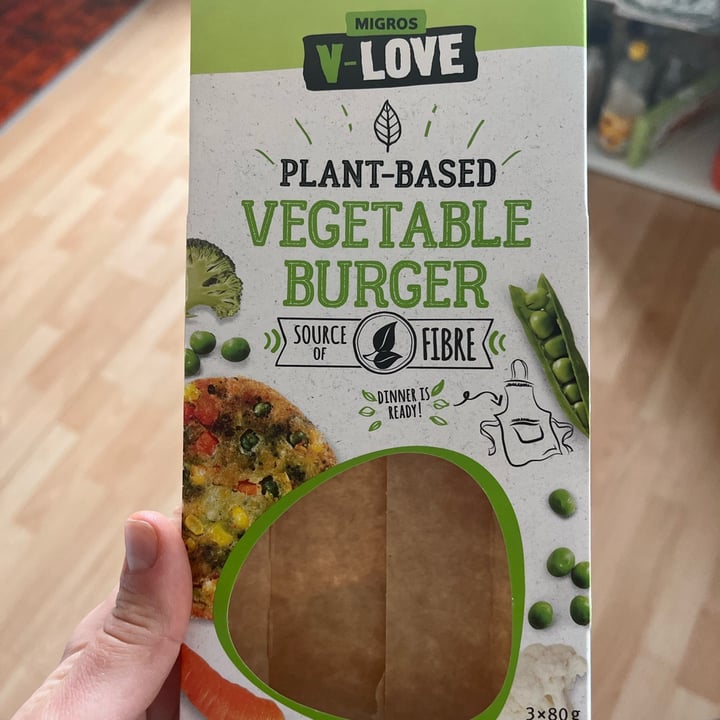 photo of Migros V-Love Vegetable burger shared by @alealbe on  08 Apr 2022 - review