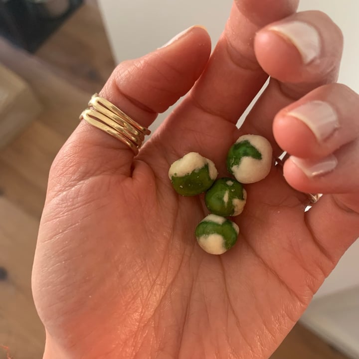 review photo of GourmetNut Wasabi peas shared by @tizianavegana on 20 Apr 2022 - review