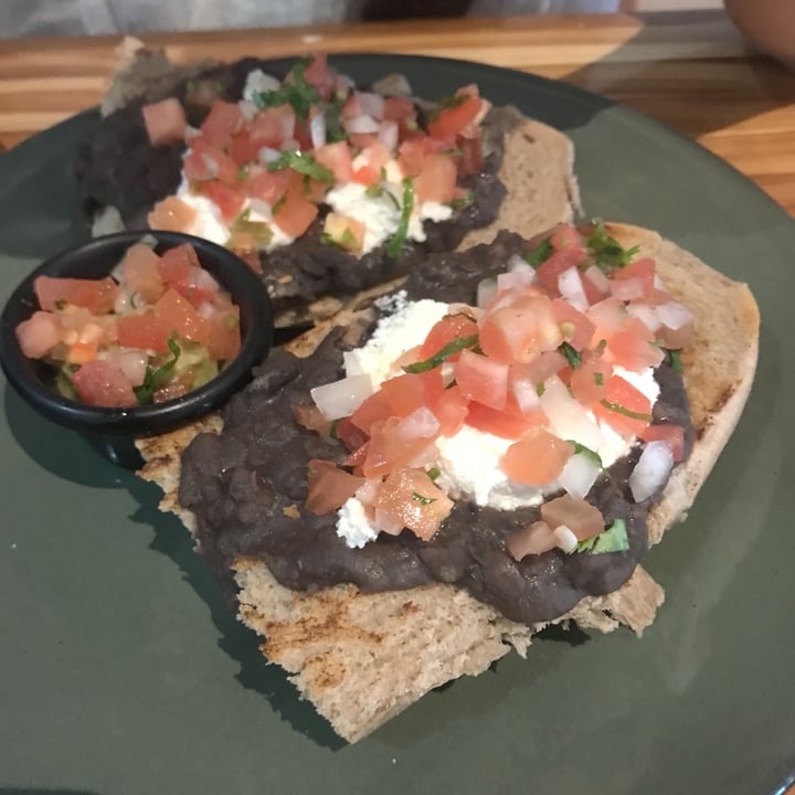 photo of Vegan Planet Molletes shared by @lunapimentel on  16 Dec 2019 - review