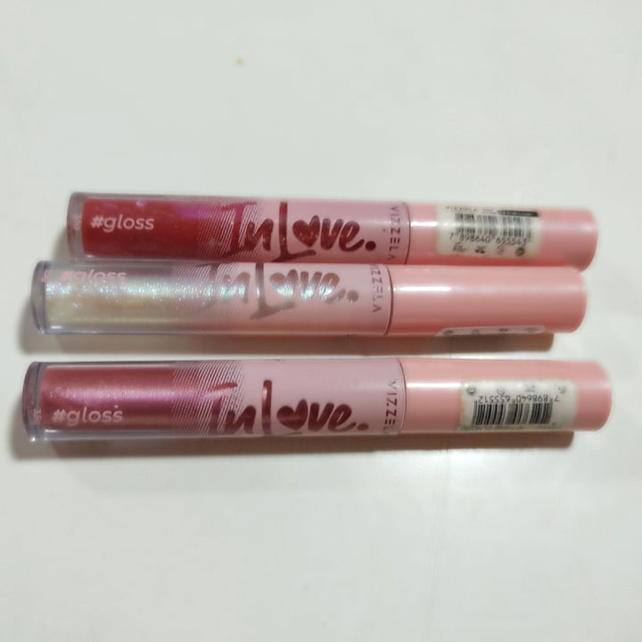 photo of Vizzela Cosméticos Holographic Gloss shared by @rosangelapaula013 on  06 Jul 2021 - review