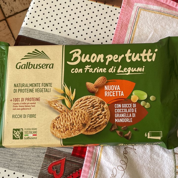 photo of Galbusera Buoni per tutti con farine di legumi con gocce di cioccolato e mandorle shared by @lelly on  07 Feb 2022 - review