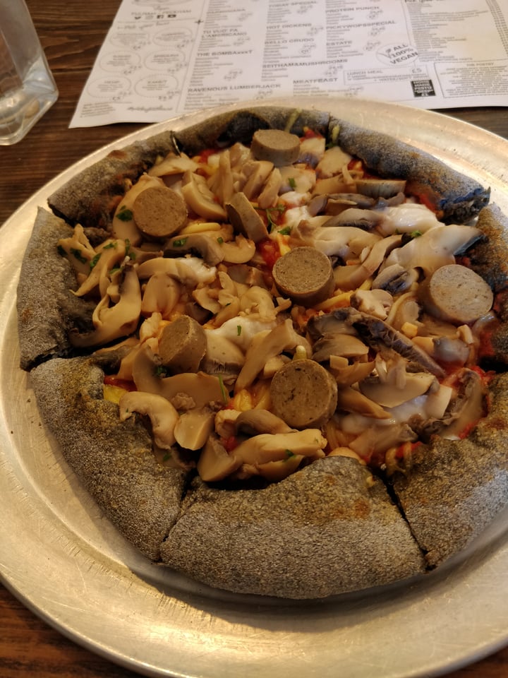 review photo of PickyWops Burnt Wheat base with the Ravenous Lumberjack toppings + Stuffed crust shared by @gyanhan on 21 May 2018 - review
