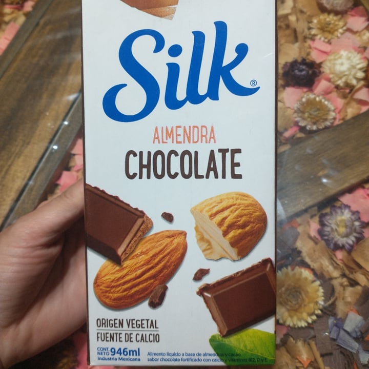 photo of Silk Bebida de Almendra sabor Chocolate shared by @camilasm on  21 Nov 2020 - review