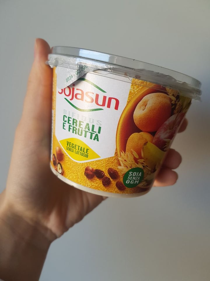 photo of Sojasun Bifidus Yogurt Cereali e Frutta shared by @saranicosia5 on  18 Feb 2020 - review