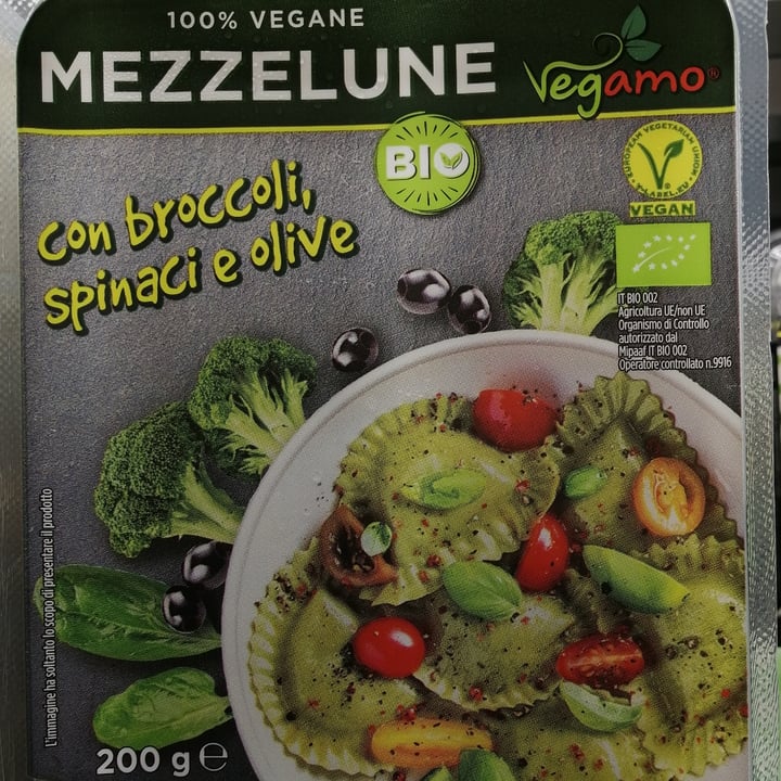 photo of Vegamo Mezzelune broccoli spinaci e olive shared by @tirnanog on  06 Apr 2022 - review